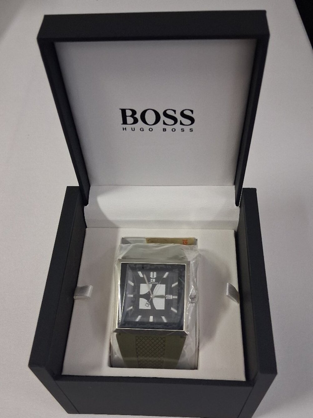 Hugo Boss Orange Men's Black Dial Green Silicone Watch 1512704 – New with Tags